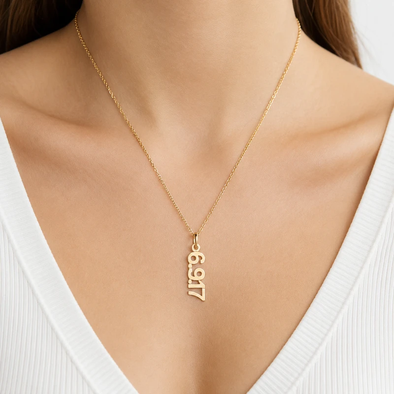 Collier personnalisé avec date detail image 1