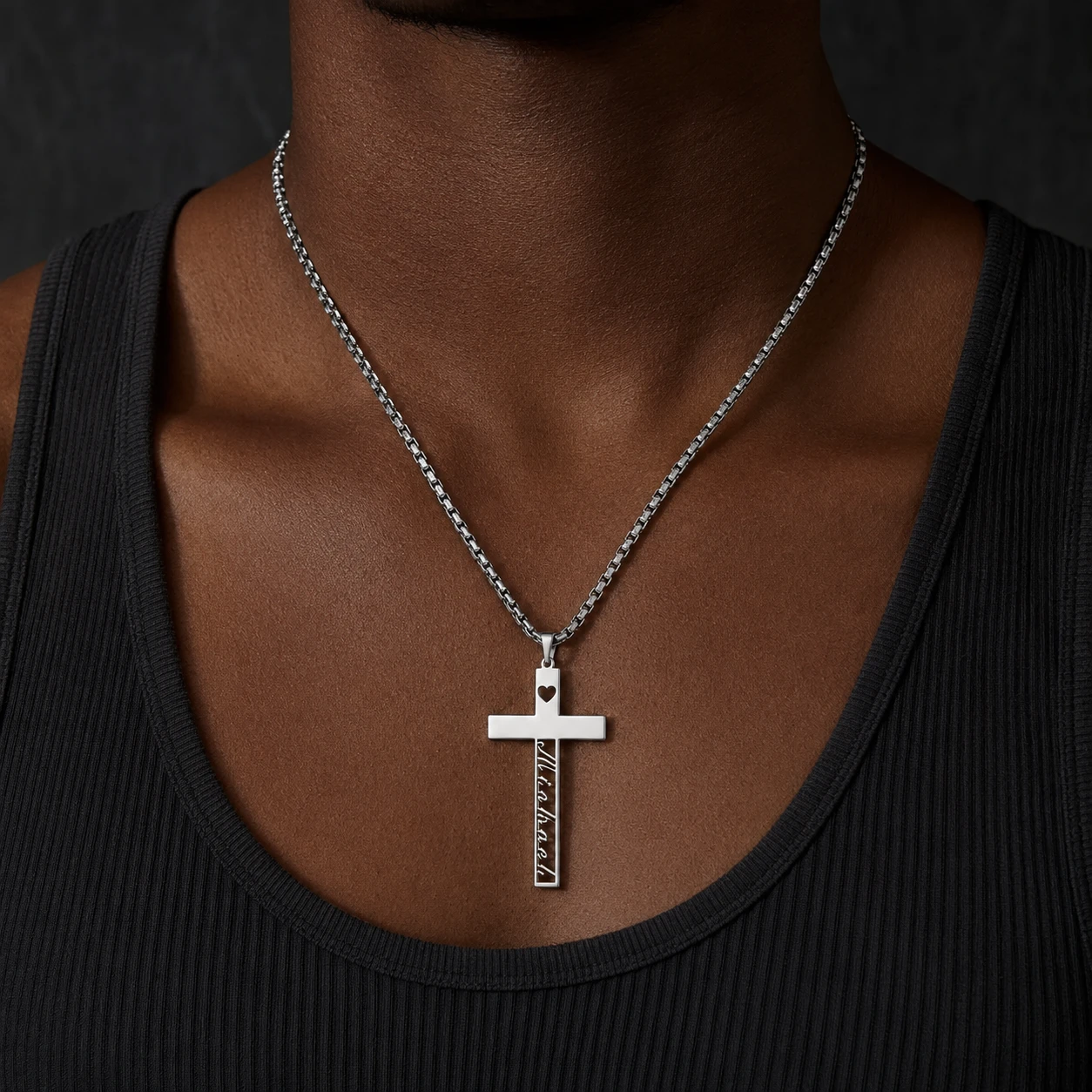 Personalisierte Namenskette mit Kreuz