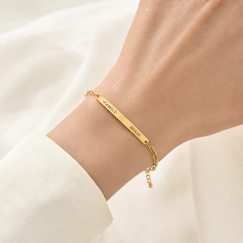 Personalized Paperclip Bar Bracelet detail image 1