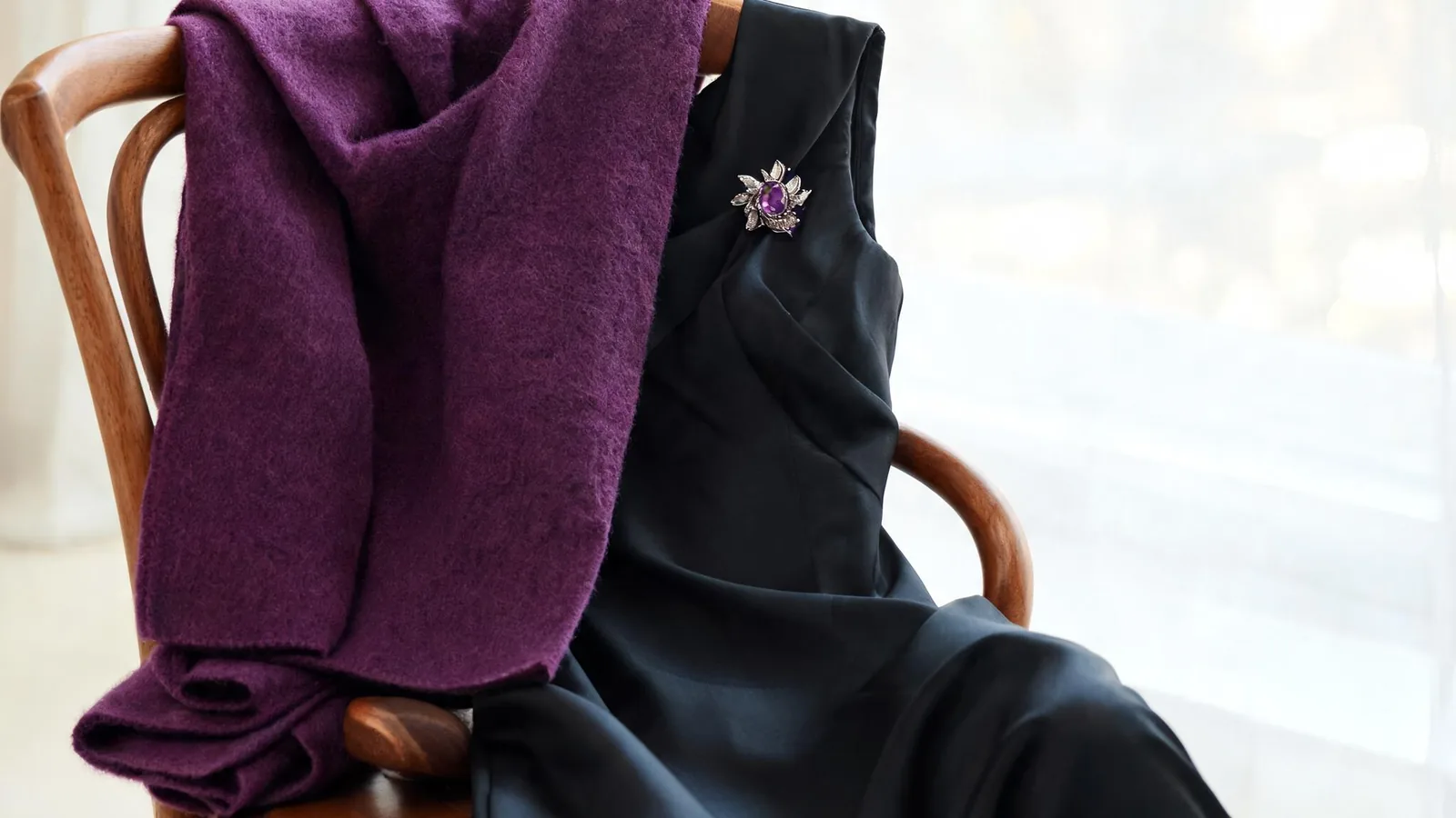 How to Wrap a Shawl Around Your Shoulders