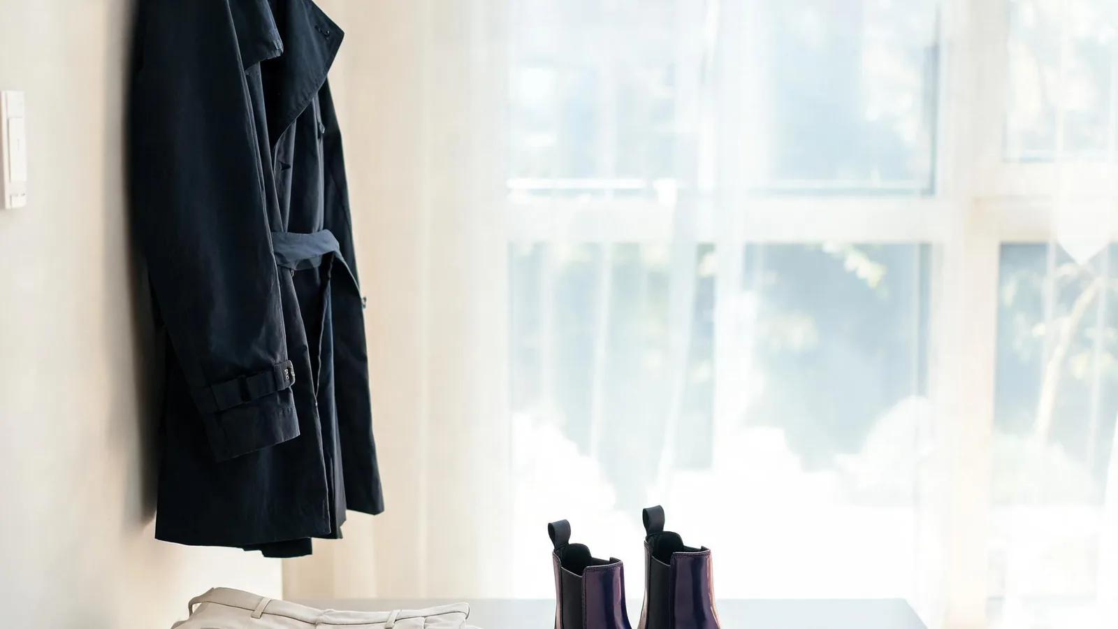How Long Should a Men's Trench Coat Be? A Practical Fit Guide